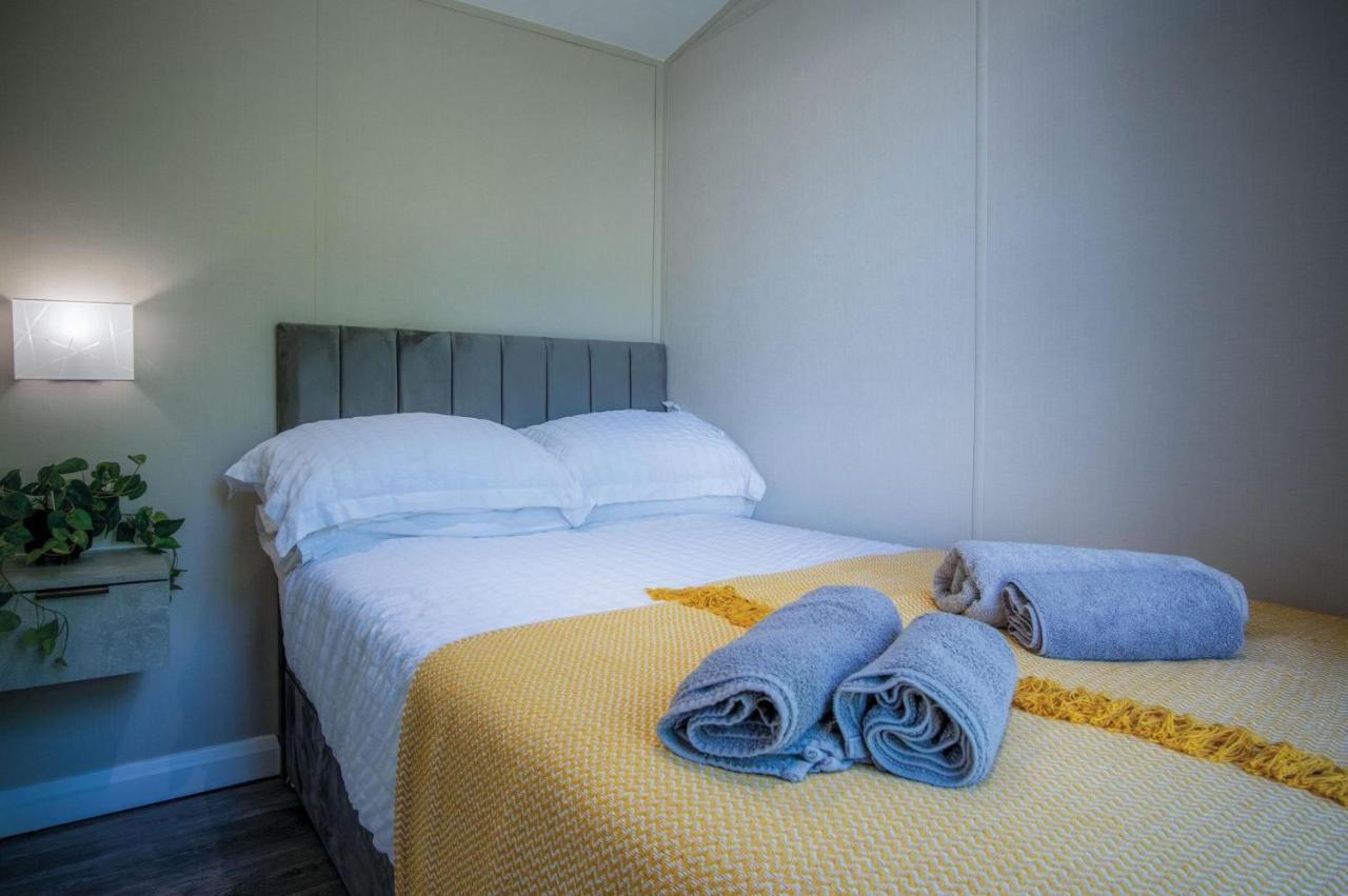 The Studio - 1 Bedroom Cabin - Amroth Extérieur photo