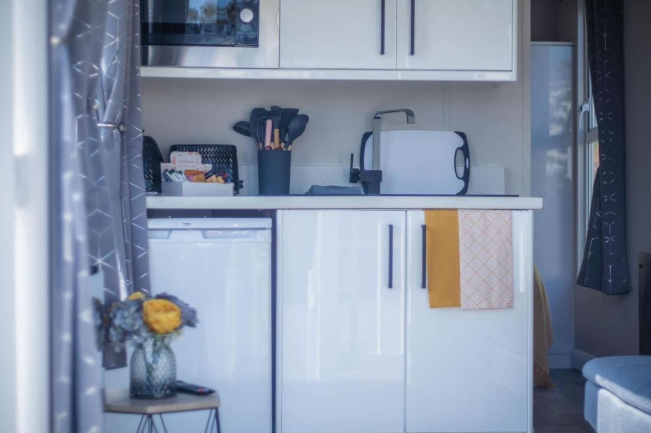The Studio - 1 Bedroom Cabin - Amroth Extérieur photo